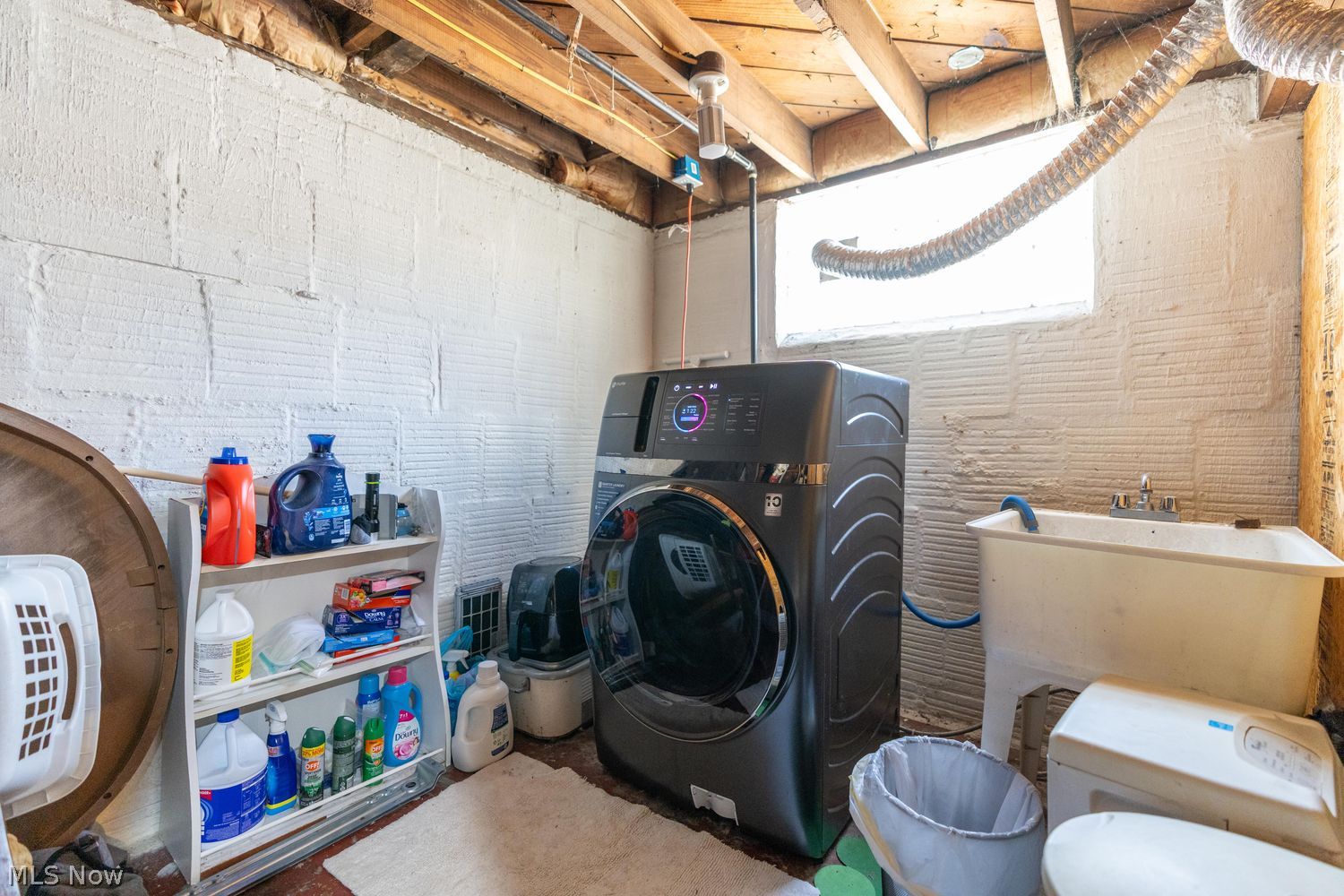 156 Canton Road Akron OH 44312