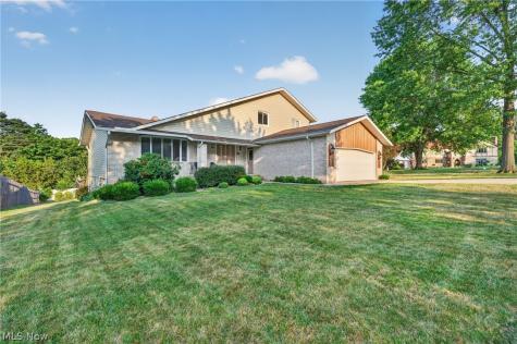 7171 Rustic Oval Seven Hills OH 44131