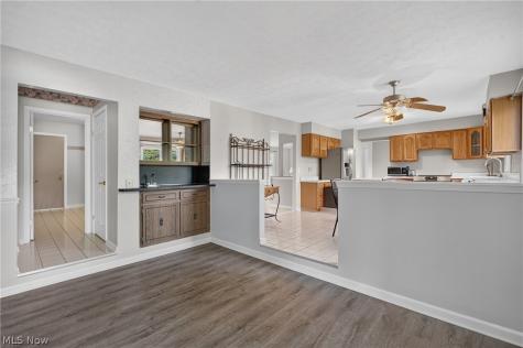 7171 Rustic Oval Seven Hills OH 44131