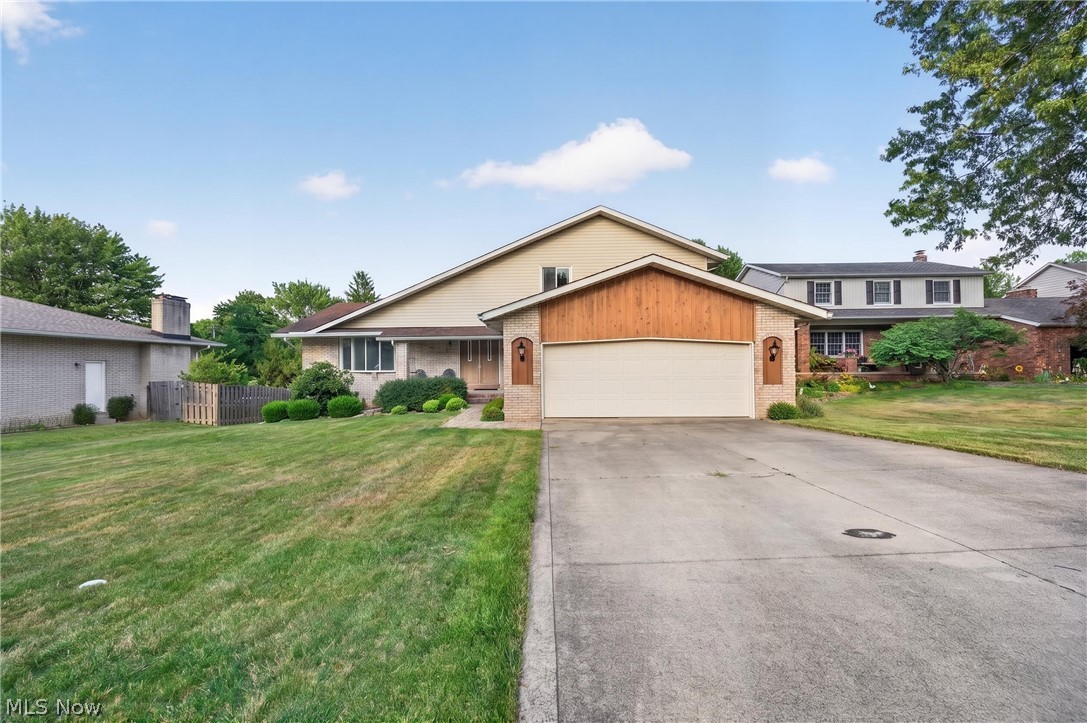 7171 Rustic Oval Seven Hills OH 44131