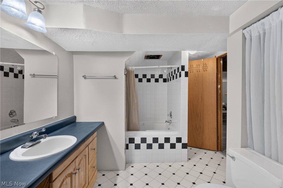7171 Rustic Oval Seven Hills OH 44131