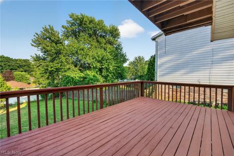 7171 Rustic Oval Seven Hills OH 44131