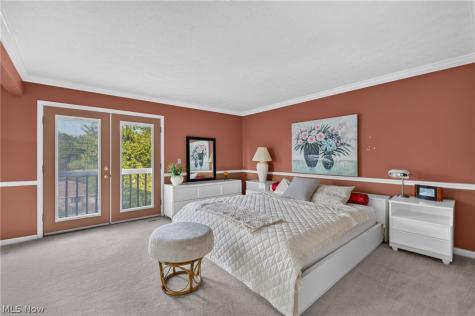 7171 Rustic Oval Seven Hills OH 44131