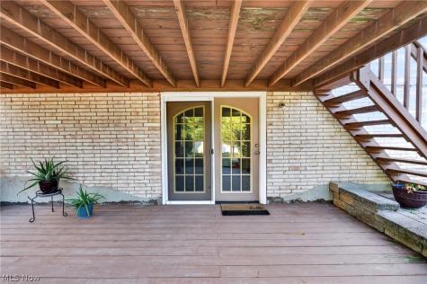 7171 Rustic Oval Seven Hills OH 44131