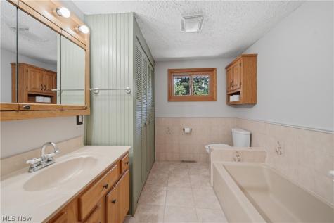 5155 Oakvale Street SW Canton OH 44706
