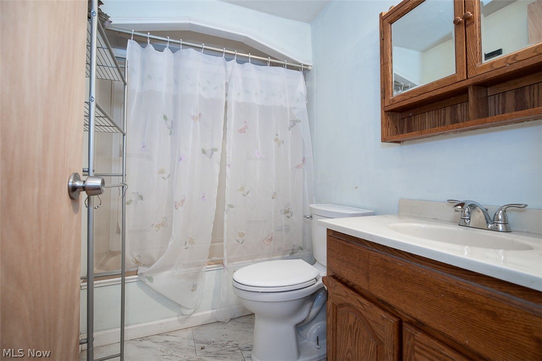 12762 Saint James Drive Mantua OH 44255