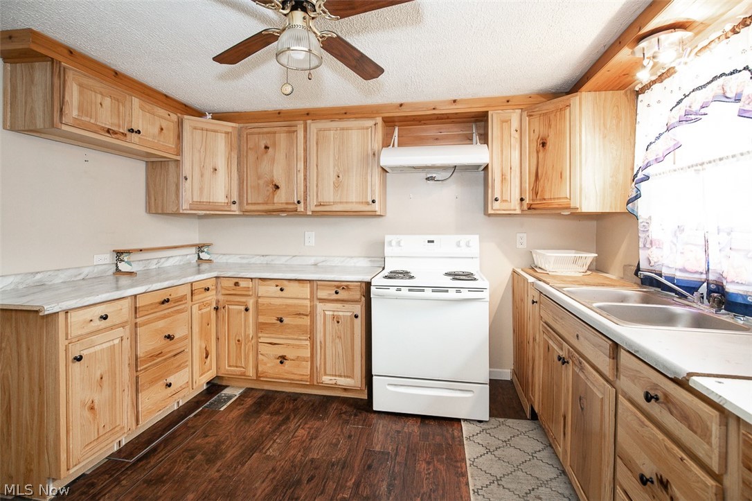 12762 Saint James Drive Mantua OH 44255