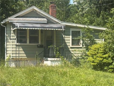 1561 Simcoe Avenue Akron OH 44305
