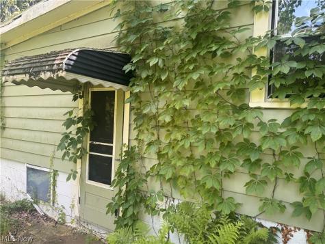 1561 Simcoe Avenue Akron OH 44305