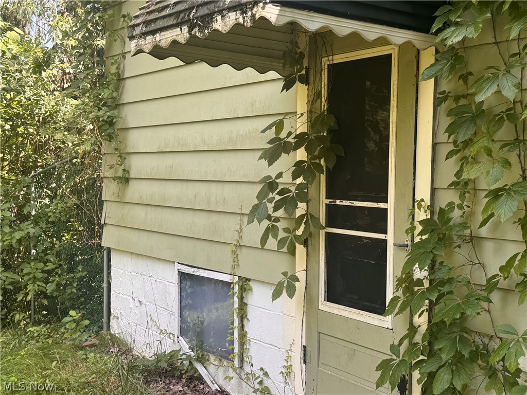 1561 Simcoe Avenue Akron OH 44305