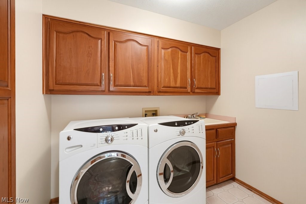 4105 Highpoint Drive Green OH 44685