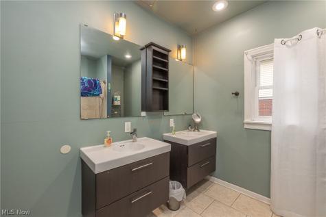 473 S Sunset View Drive Akron OH 44320