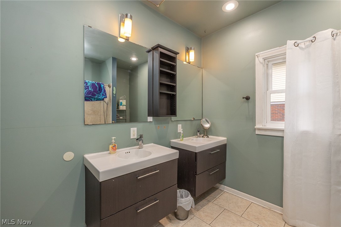473 S Sunset View Drive Akron OH 44320