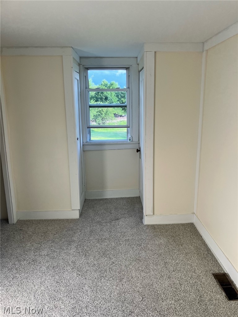 1517 W Garfield Road Columbiana OH 44408