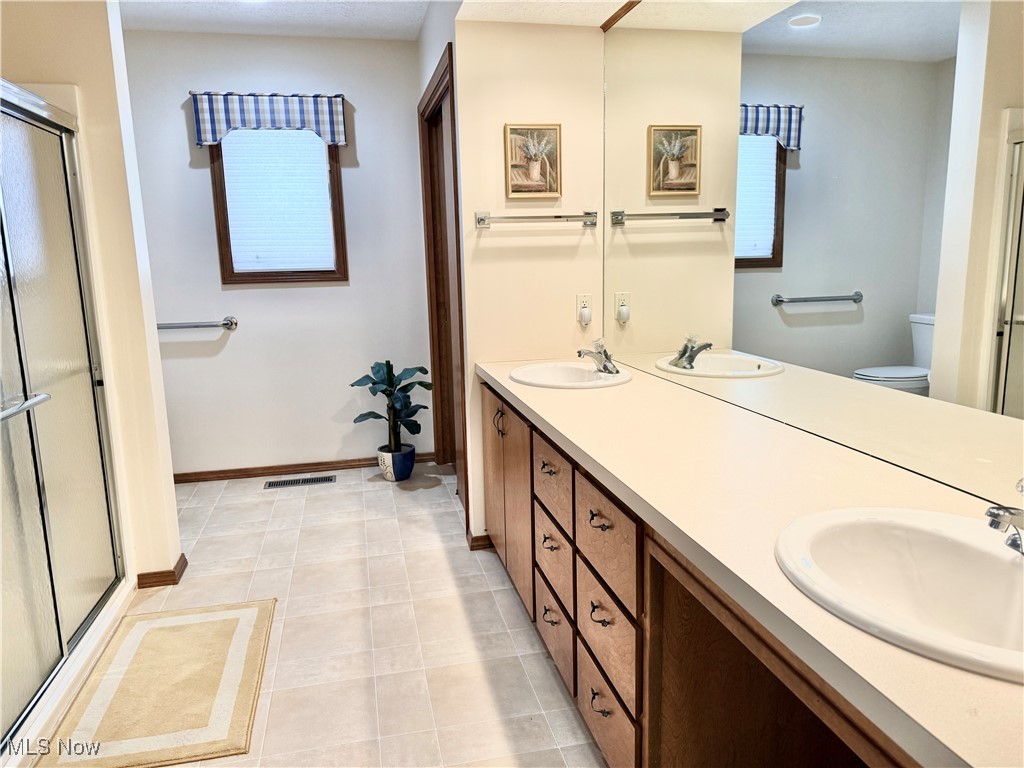 33162 Eagles Glen Court North Ridgeville OH 44039