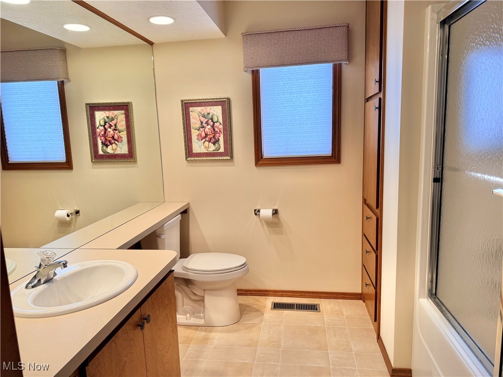33162 Eagles Glen Court North Ridgeville OH 44039