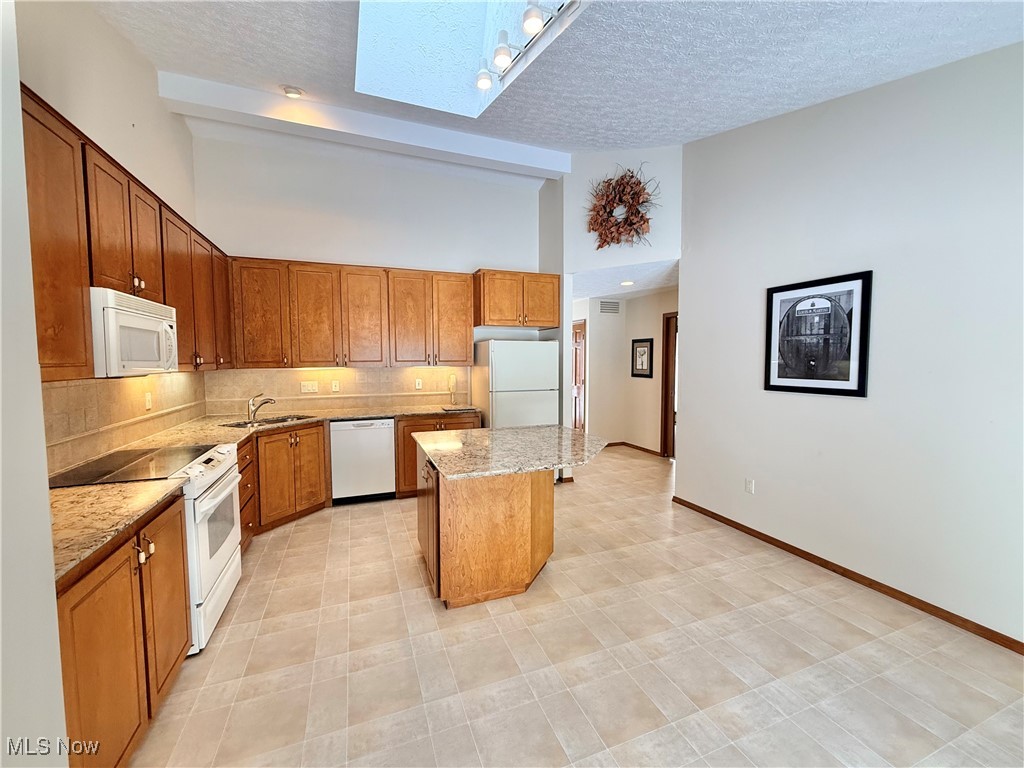 33162 Eagles Glen Court North Ridgeville OH 44039