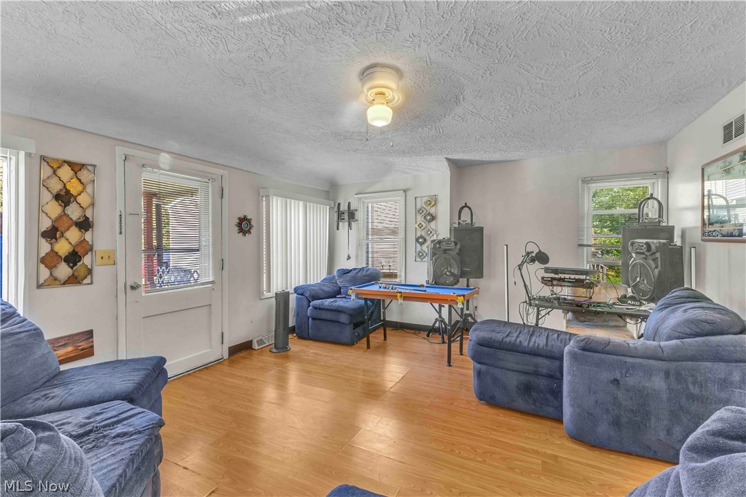2364 Mogadore Road Akron OH 44312