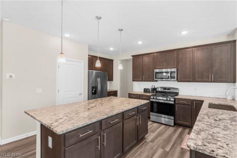 1220 Selena Grove Uniontown OH 44685