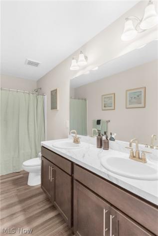 1220 Selena Grove Uniontown OH 44685