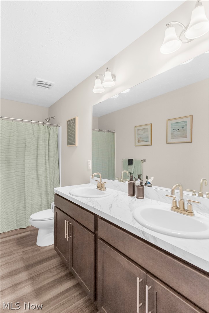 1220 Selena Grove Uniontown OH 44685