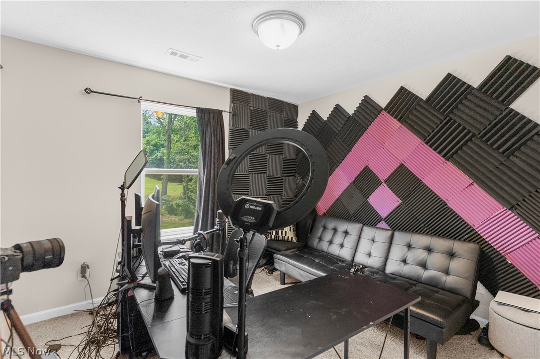 1220 Selena Grove Uniontown OH 44685