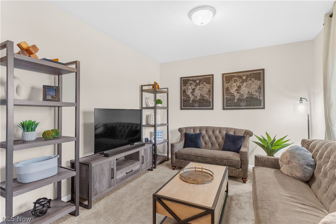 1220 Selena Grove Uniontown OH 44685