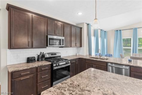 1220 Selena Grove Uniontown OH 44685
