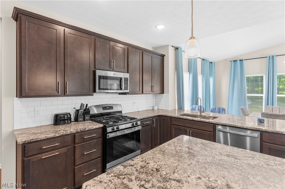 1220 Selena Grove Uniontown OH 44685