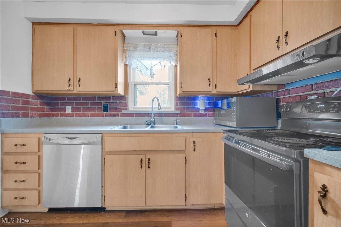 30018 Warren Road Wickliffe OH 44092