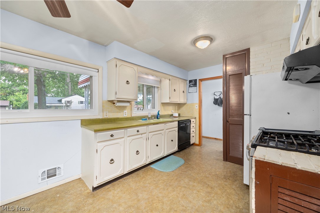 5817 Calamie Drive Parma Heights OH 44130