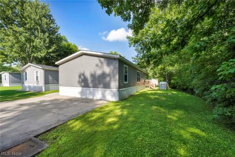 285 Westwoods Amherst OH 44001