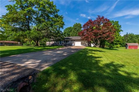 11255 Eleanor Avenue NE Hartville OH 44632
