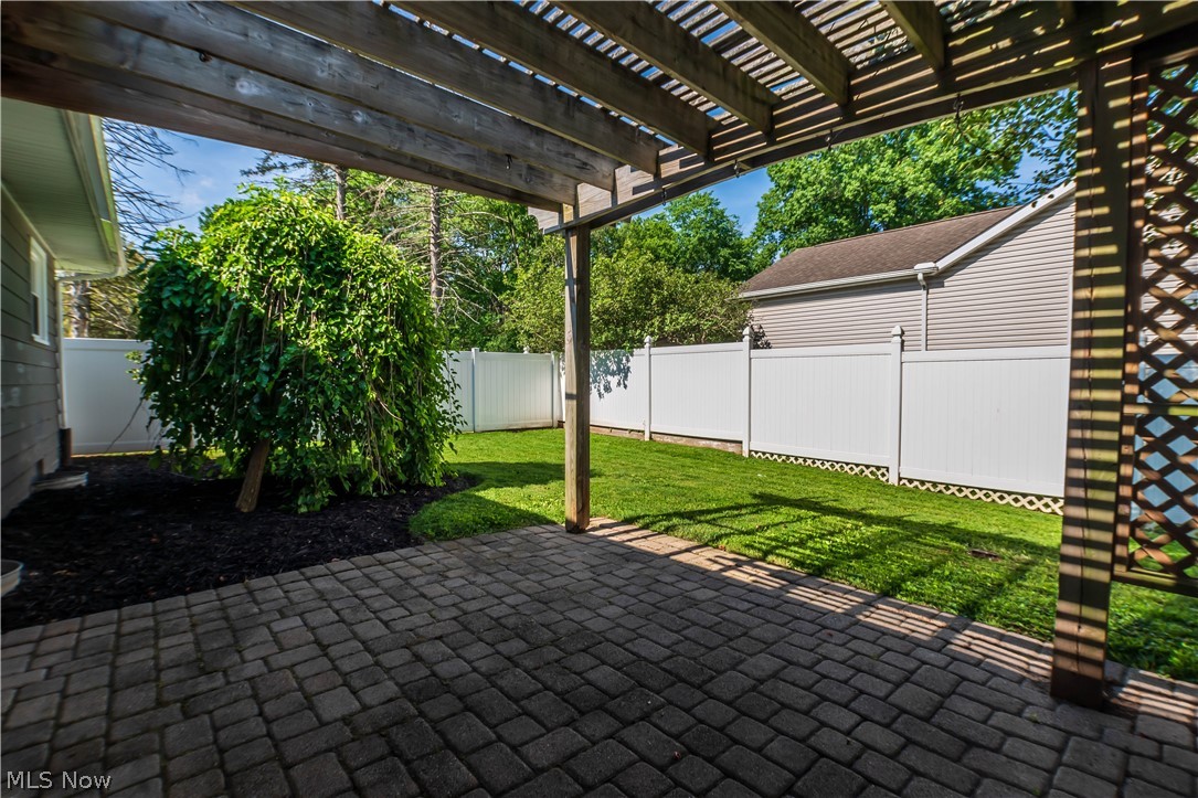11255 Eleanor Avenue NE Hartville OH 44632