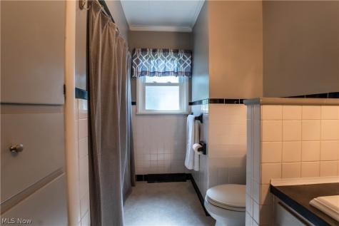 11255 Eleanor Avenue NE Hartville OH 44632