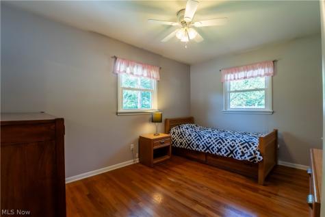11255 Eleanor Avenue NE Hartville OH 44632