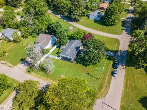 11255 Eleanor Avenue NE Hartville OH 44632