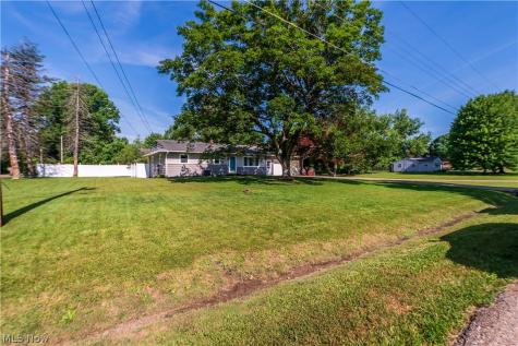 11255 Eleanor Avenue NE Hartville OH 44632