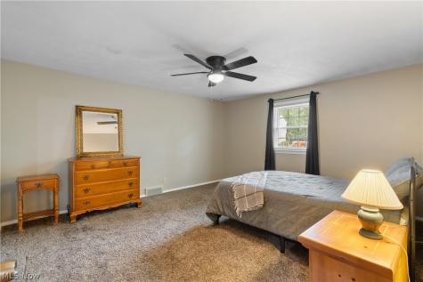 939 Genoa Avenue NW Massillon OH 44646