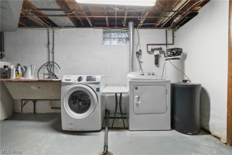 939 Genoa Avenue NW Massillon OH 44646