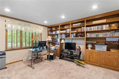 939 Genoa Avenue NW Massillon OH 44646