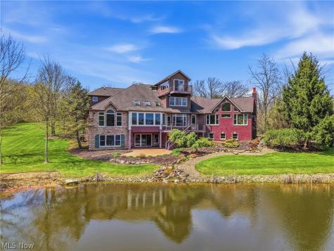 1803 Whisper Bluff Trail Hinckley OH 44233