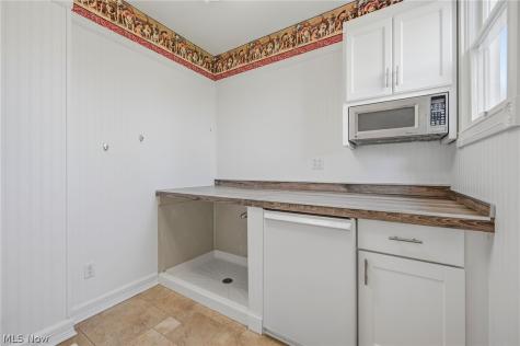 1803 Whisper Bluff Trail Hinckley OH 44233