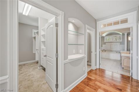 1803 Whisper Bluff Trail Hinckley OH 44233