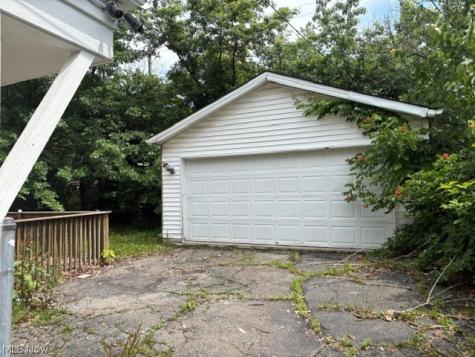 3061 Albion Road Cleveland OH 44120