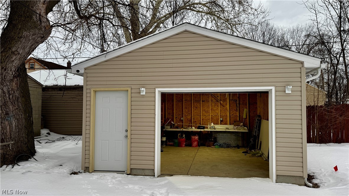 4001 E 54th Street Newburgh Heights OH 44105