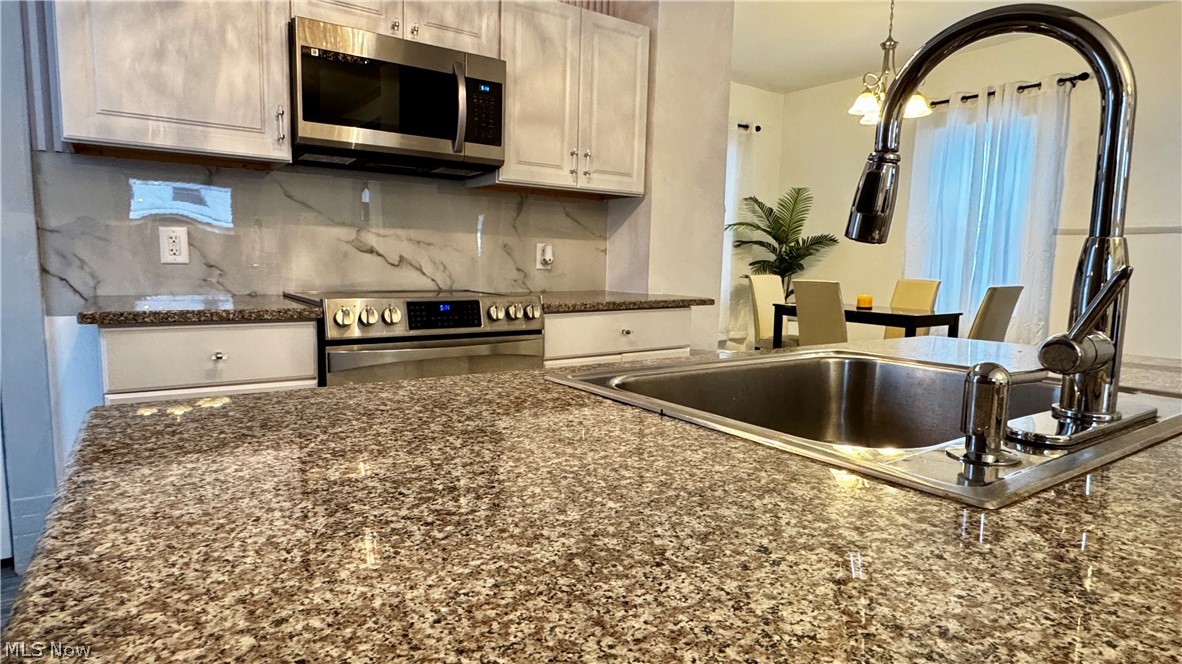 4001 E 54th Street Newburgh Heights OH 44105