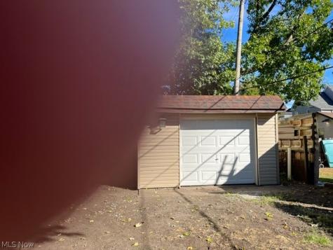 9514 Silk Avenue Cleveland OH 44102