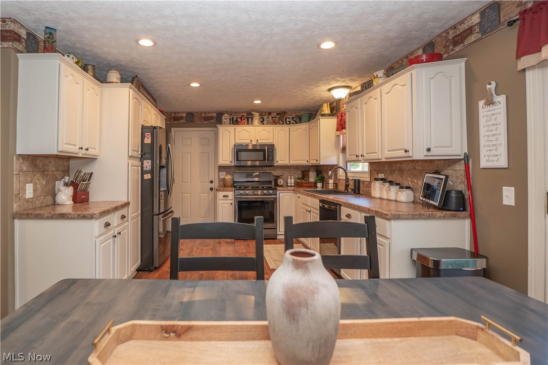 8026 Garnet Avenue NE Canton OH 44721