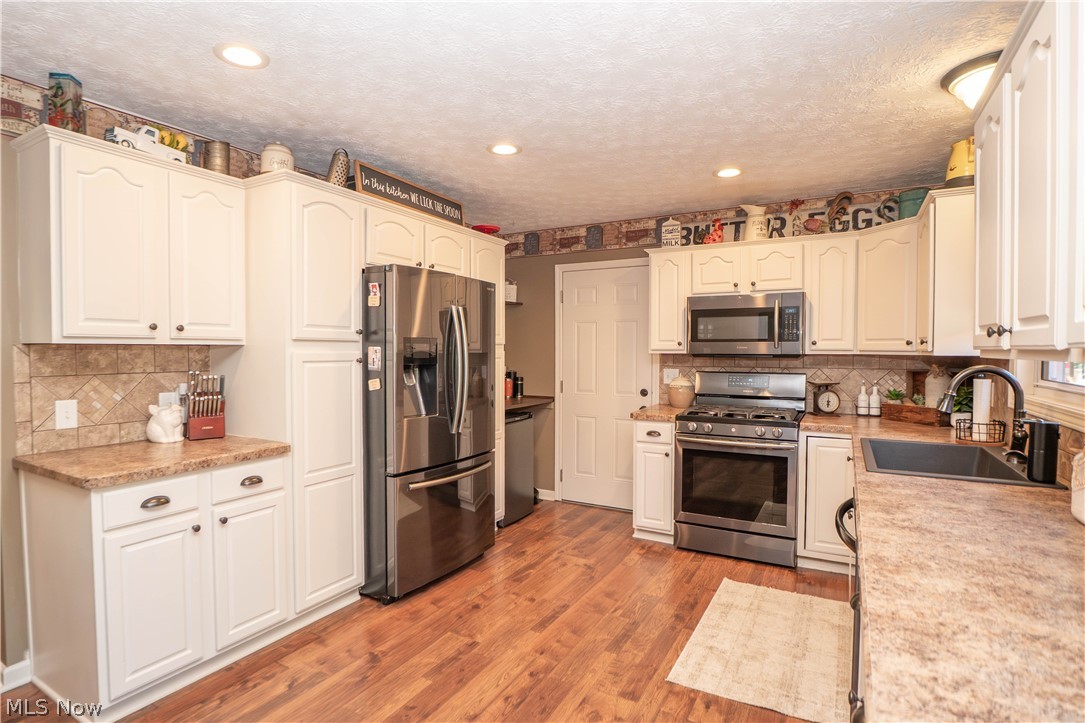 8026 Garnet Avenue NE Canton OH 44721